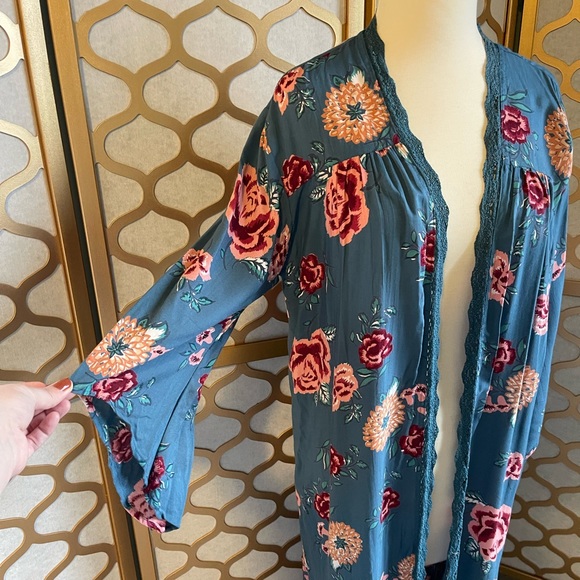Blue Floral Kimono - Picture 3 of 12